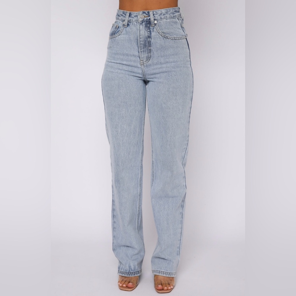 White Fox Boutique Mid Rise Straight Leg Light Blue Women's Jeans